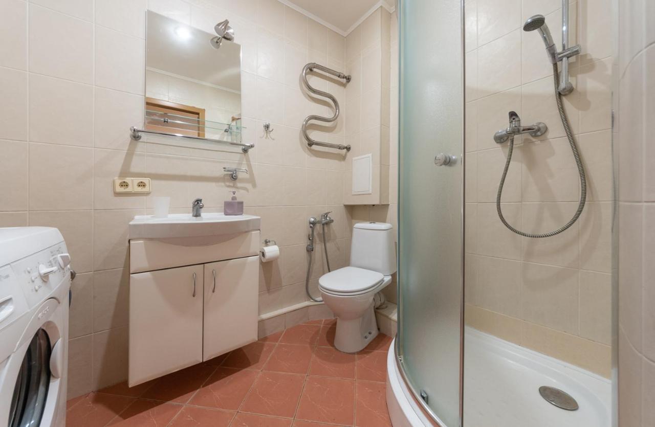 1 Bedroom Apart Near Metro Pecherska كييف المظهر الخارجي الصورة
